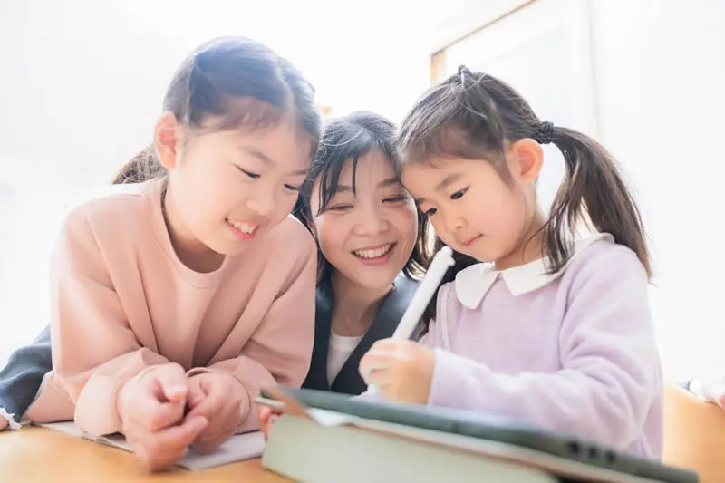 読解力は塾で伸ばせる？家庭との違いとメリット