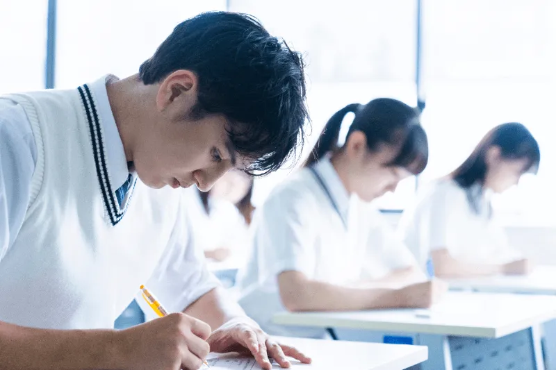 繰り上げ合格の仕組みとは？補欠合格との違いを解説