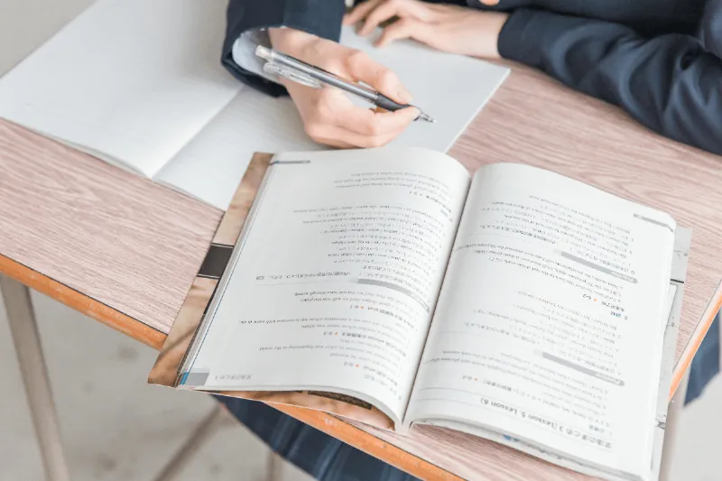 プロが解説！英検®2級ライティング対策｜要約・意見論述の書き方と解答例【テンプレート付き】