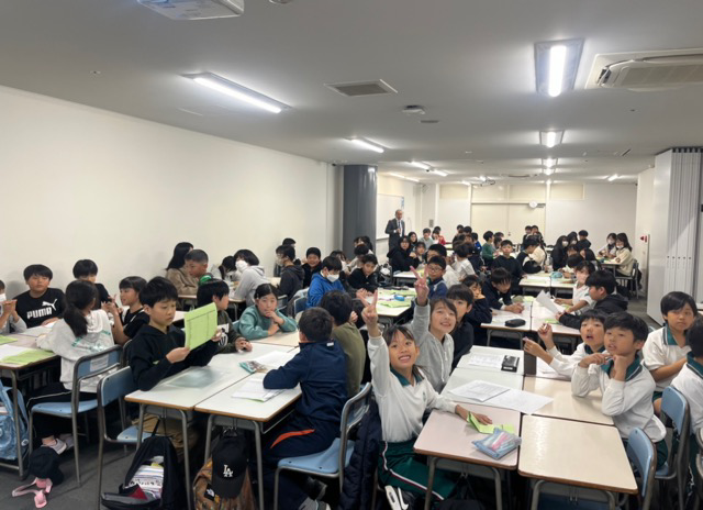 盛り上がりました！：先月小学部クイズ王より