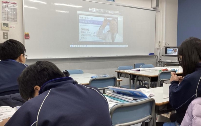 オンラインで実験ラボから各教室とつなぎ　演示実験も提供！