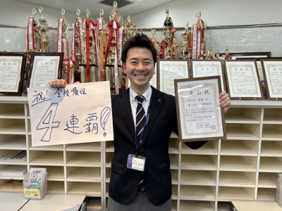 ▲エントランスの表彰状にまた1つ歴史が刻まれました！