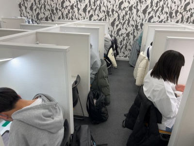 ▲午前10時10分現在の自習室の様子(使用率80%程度です)