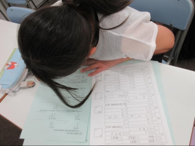 集中して解いています！