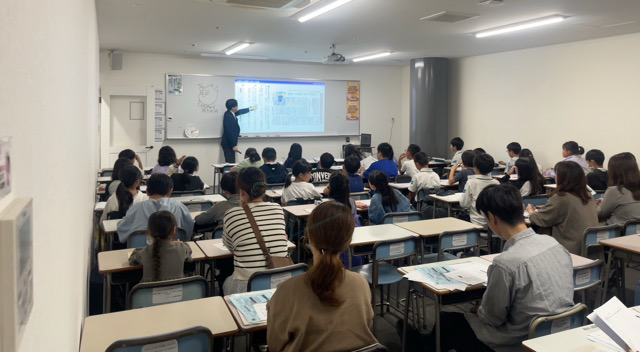 国語は新聞記事を取り扱いながら授業を進めます