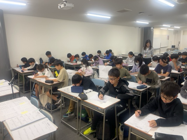 小5、6は真剣に取り組んでいます