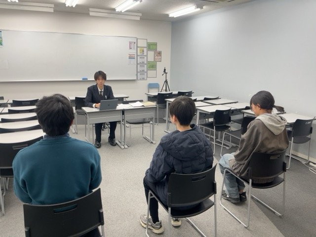 納得いくまで面接の練習を繰り返します！