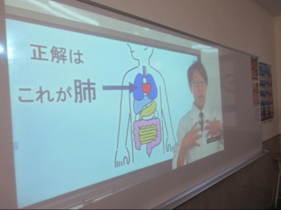 オンラインで全校をつないでいます！