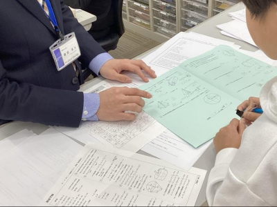 分からないことは即質問！！先生たちも頑張ります！