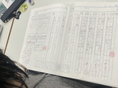 課題プリントに加え、自分なりにノートにたくさん解いてきた生徒も！！