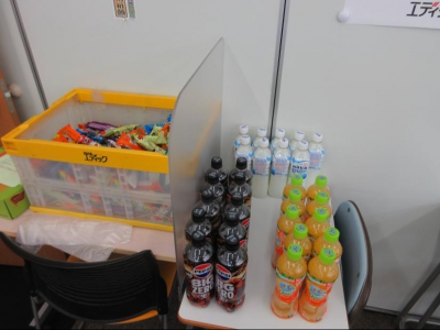 先生から労いのジュースとお菓子！