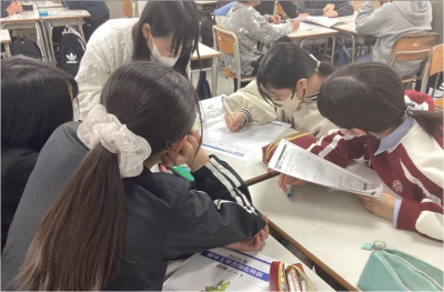 グループワークで能動的にみんなでレポートを作成します！