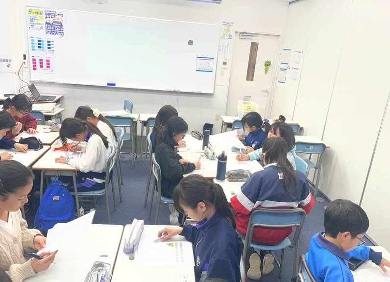 一方、小６は語彙王チーム戦をおこないました