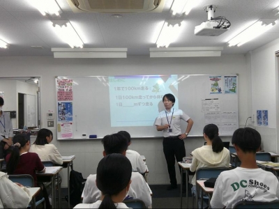 生徒集会で教科指導＋αの活動を