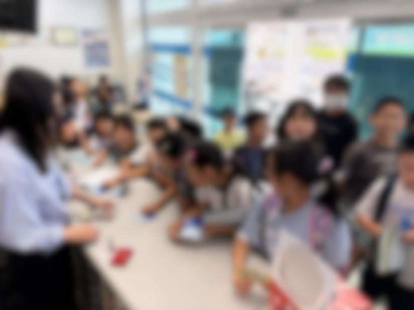 ▲スペシャルくじを引く様子