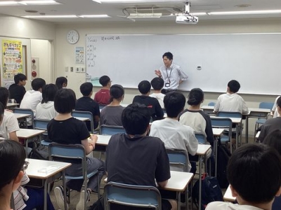 テストは即日返却！即日順位発表！緊張感が走ります。