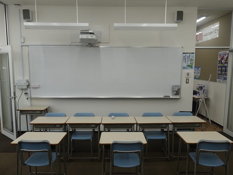 【リサイズ】教室室内①.jpg