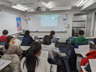 ▲中学部国語では、文字数の多い兵庫県公立入試に対応するために速読を取り入れています。