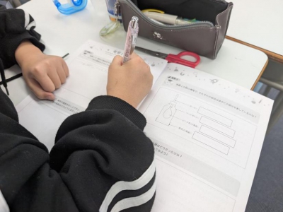 ▲実験後、学んだことや気づいたことをまとめます。