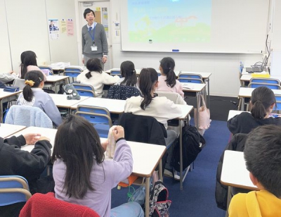 笠井先生の授業で生徒もみんな笑顔になります。