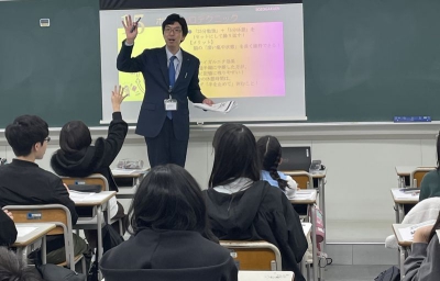 勉強方法を伝える笠井先生も気合いが入ります。