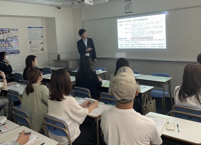 中学2年生の保護者会ではより入試問題に踏み込んだお話をさせていただきました。