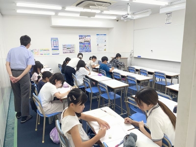 小学生はケアデーで悩みを解決。先生達が詳しく丁寧にフォローします。